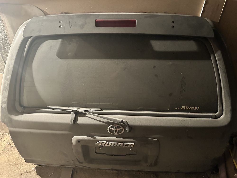 Дверь багажника Toyota 4runner 185 кузов.