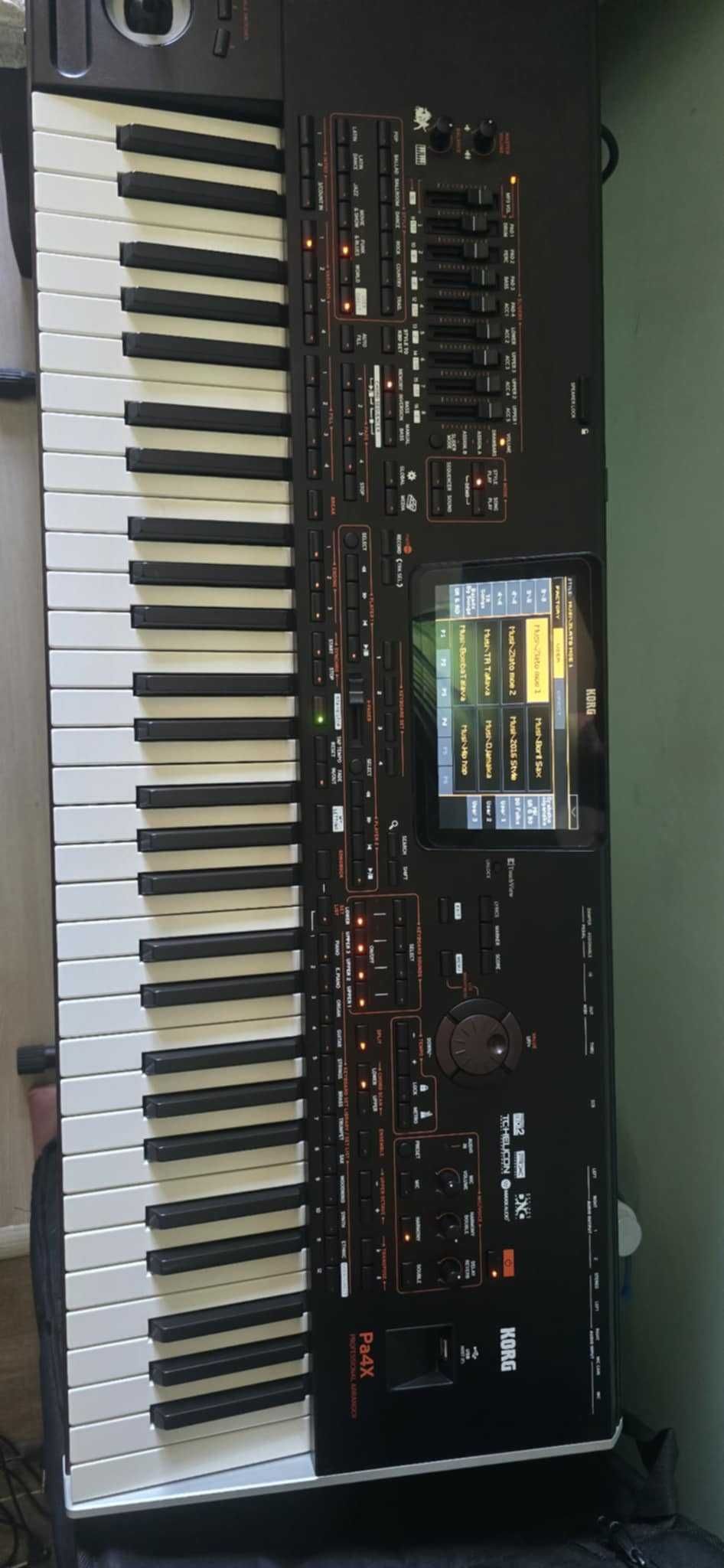 Продавам! Korg pa4x. Не правя коментар по-цената или бартери! Освен 5x