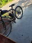 Vând bicicleta cu motor 100cm3