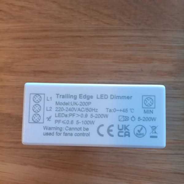НОВ! Димерен LED ключ 5-200W, двоен за LED /нажежаеми/халогенни крушки