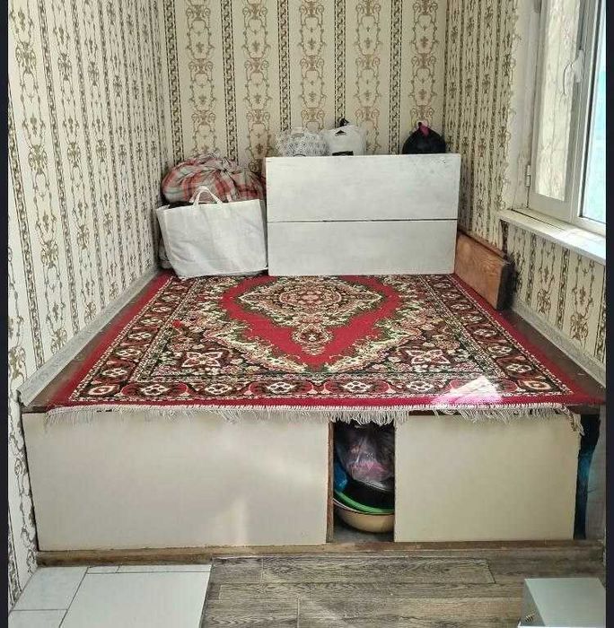 Ибн сино2 да 1 хона срочно ! 42500!