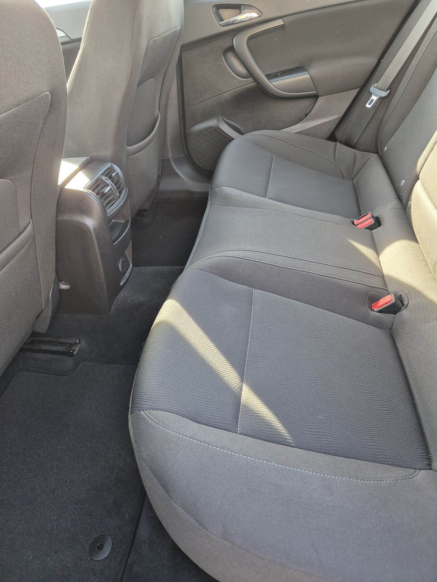 Продавам опел инсигния 160кс дизел