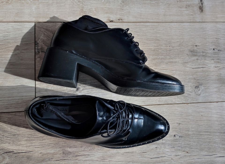 Есенни обувки с връзки и дебел ток Zara Зара 41 номер 26.6 стелка