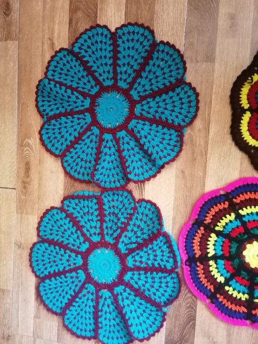 Столари за столове,ръчно тъкани и на кука, нови са