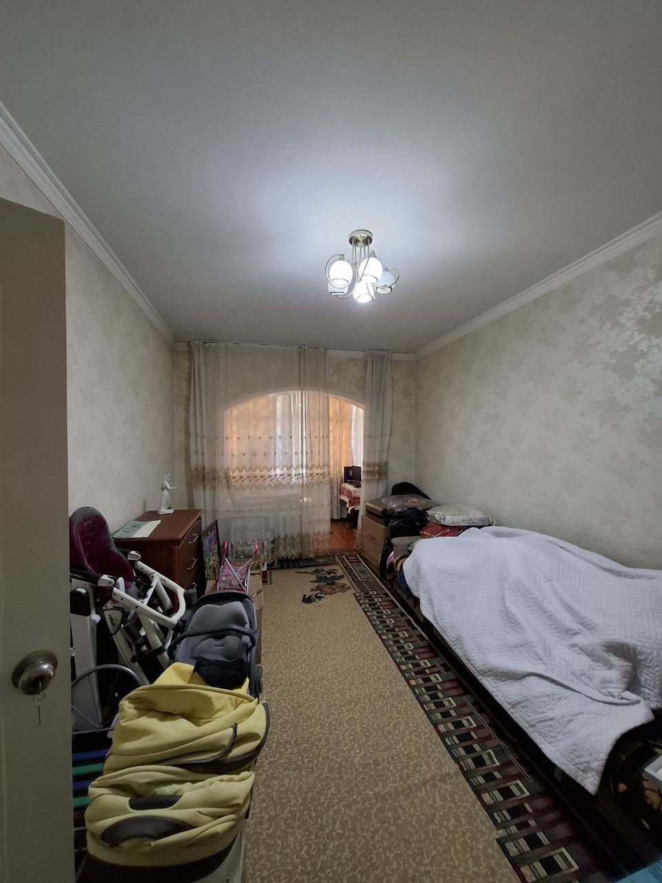 Продажа 2/1/5 на Юнусабад-18,(61кв.м)2 хонали сотилади