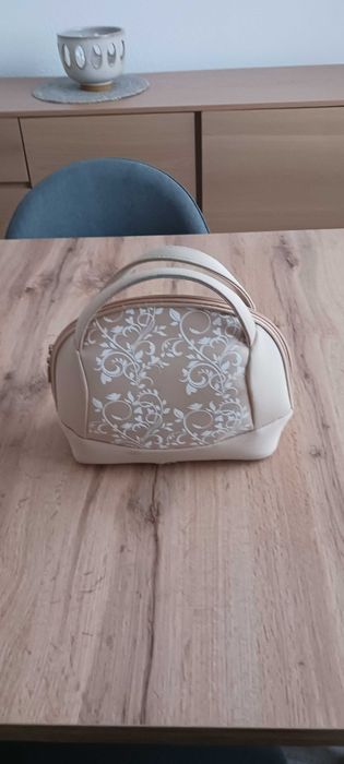 Чанта за козметика