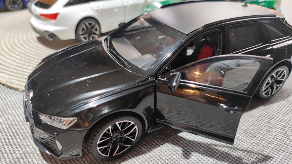 Метални колички – Audi RS6. Мащаб 1:24.