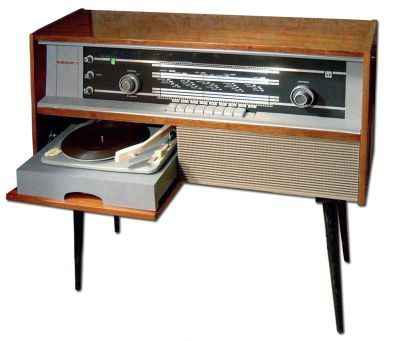 Radio priyomnik sotiladi 1968 yil antikvar