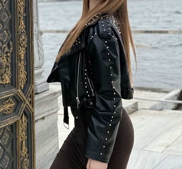 Кожено яке с фини метални камъчета