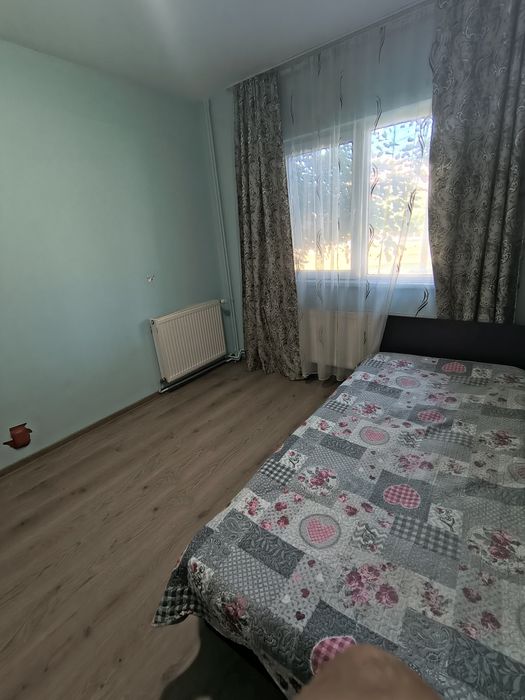Inchiriez apartament 3 camere Micalaca
