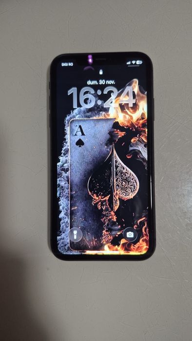 Iphone 11 128gb 79% baterie