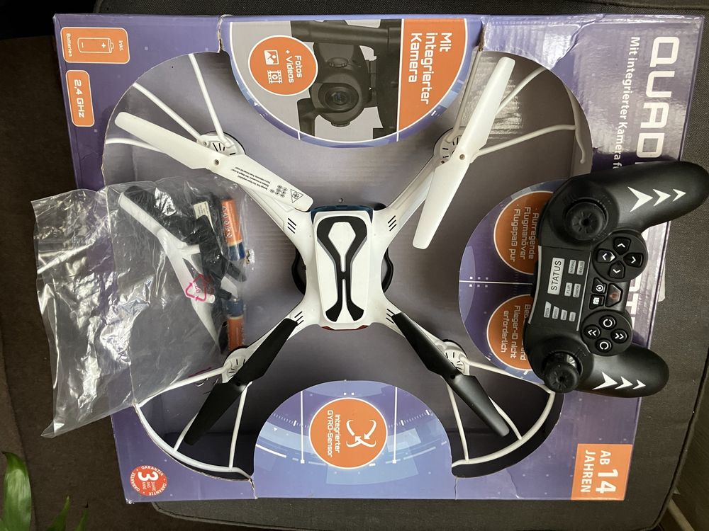Дрон Quadrocopter
