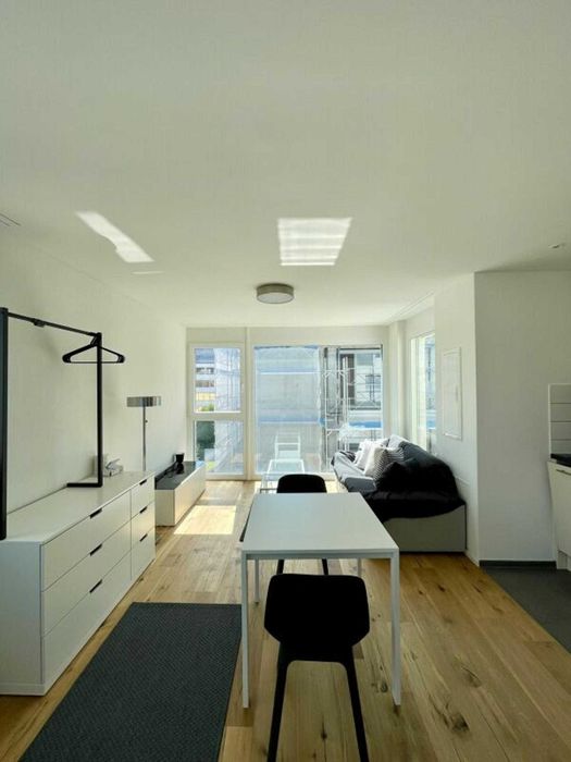 Дава се под наем Двустаен апартамент в София, Център - 65 кв.м за 408 € - Снимка #1