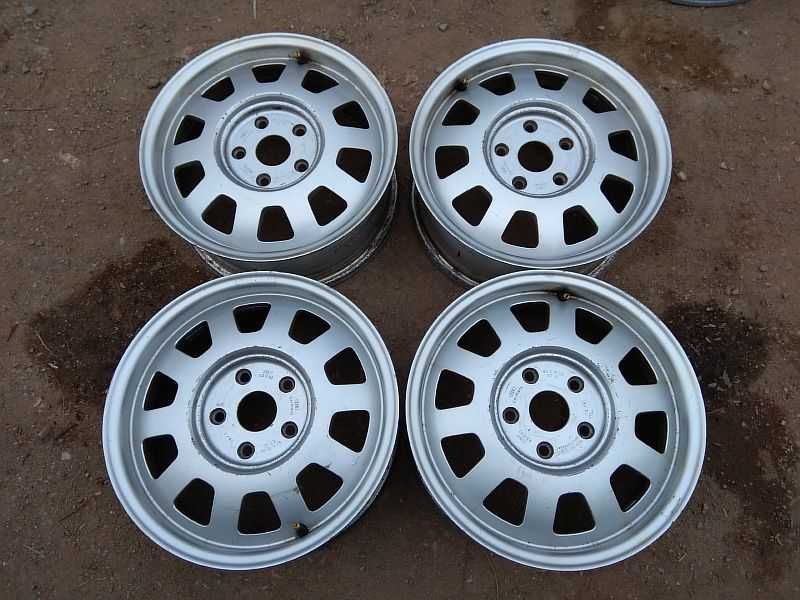 Продам оригинальные легкосплавные диски R15 на Ауди 100