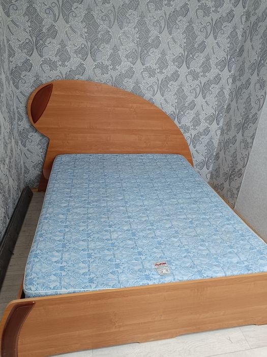Продам кровать 200 см на 200 см. Самовывоз