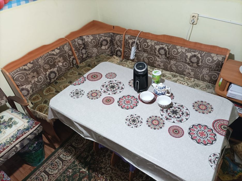 Уголок кухонный 140-180 см б/у