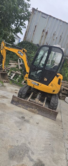 Închiriez Miniexcavator,Bobcat,