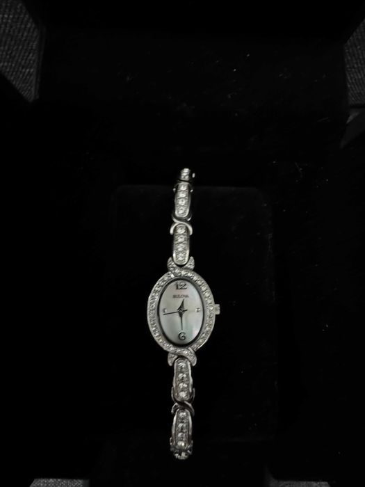 Ceas dama Bulova cu cristale Swarowski impecabil