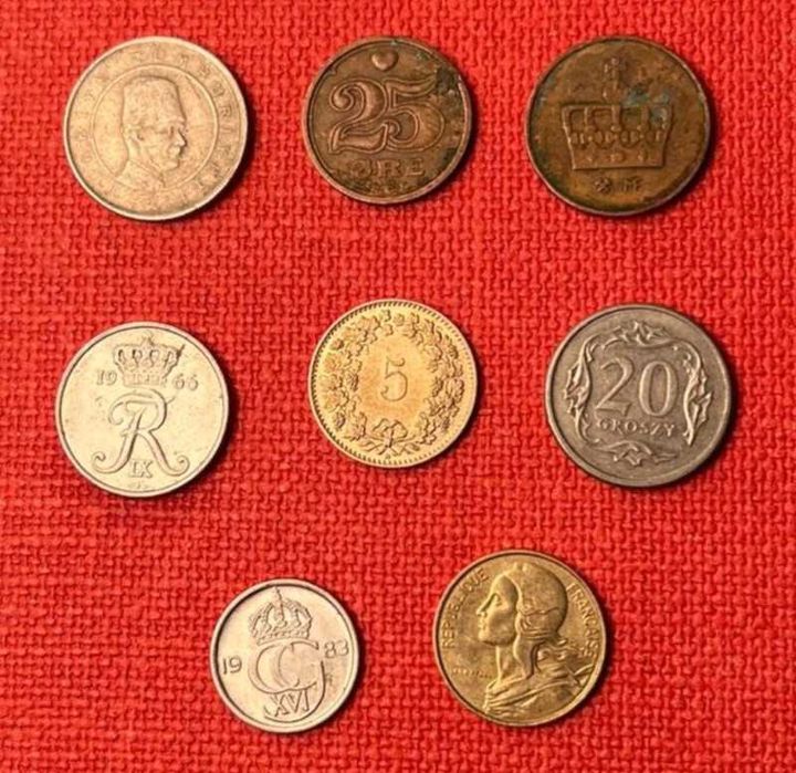 Lot 90 monede internaționale