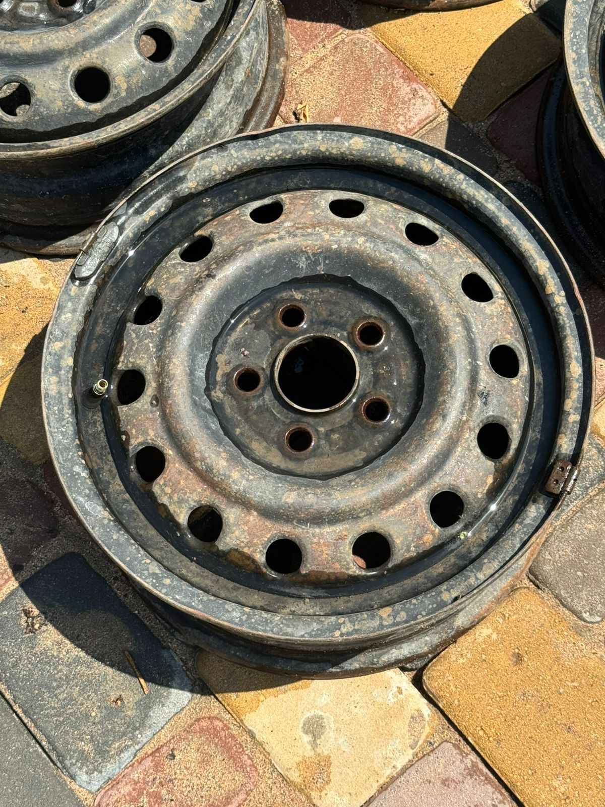 продам диски на субару ,размер-14R,б/у