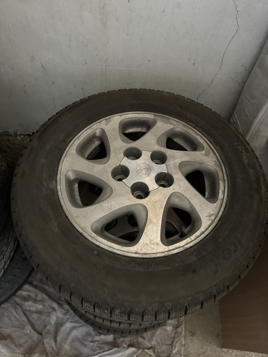 Тойота 20/25 зимний титанка шинами
