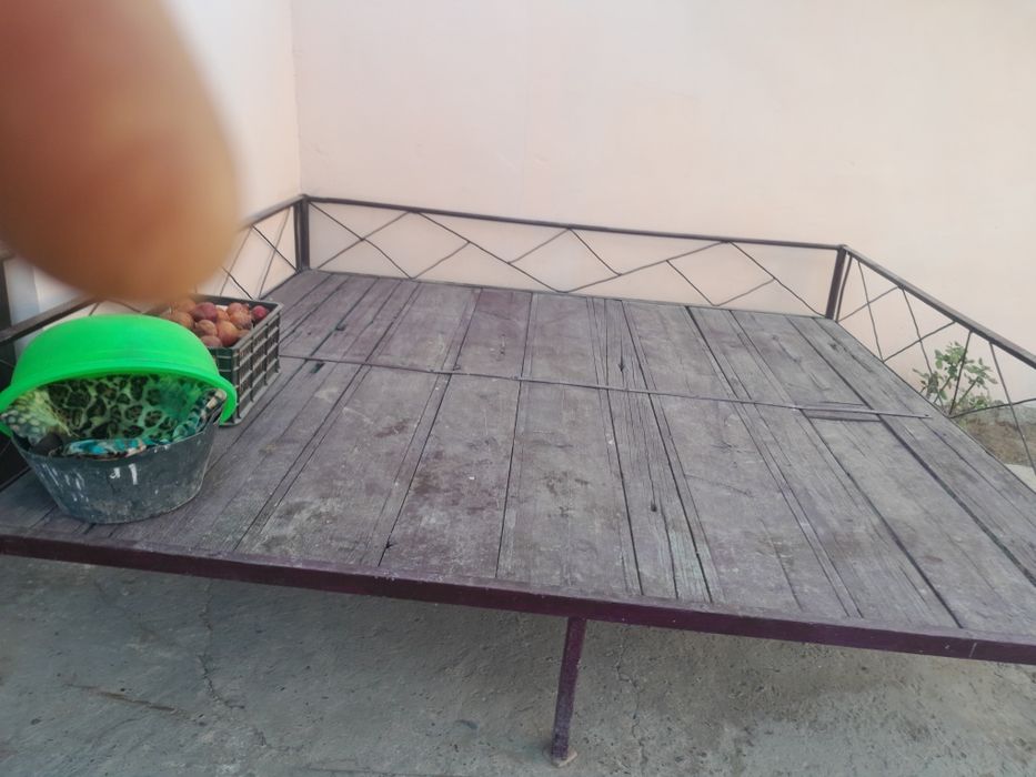 Тапчан ва стул сотилади