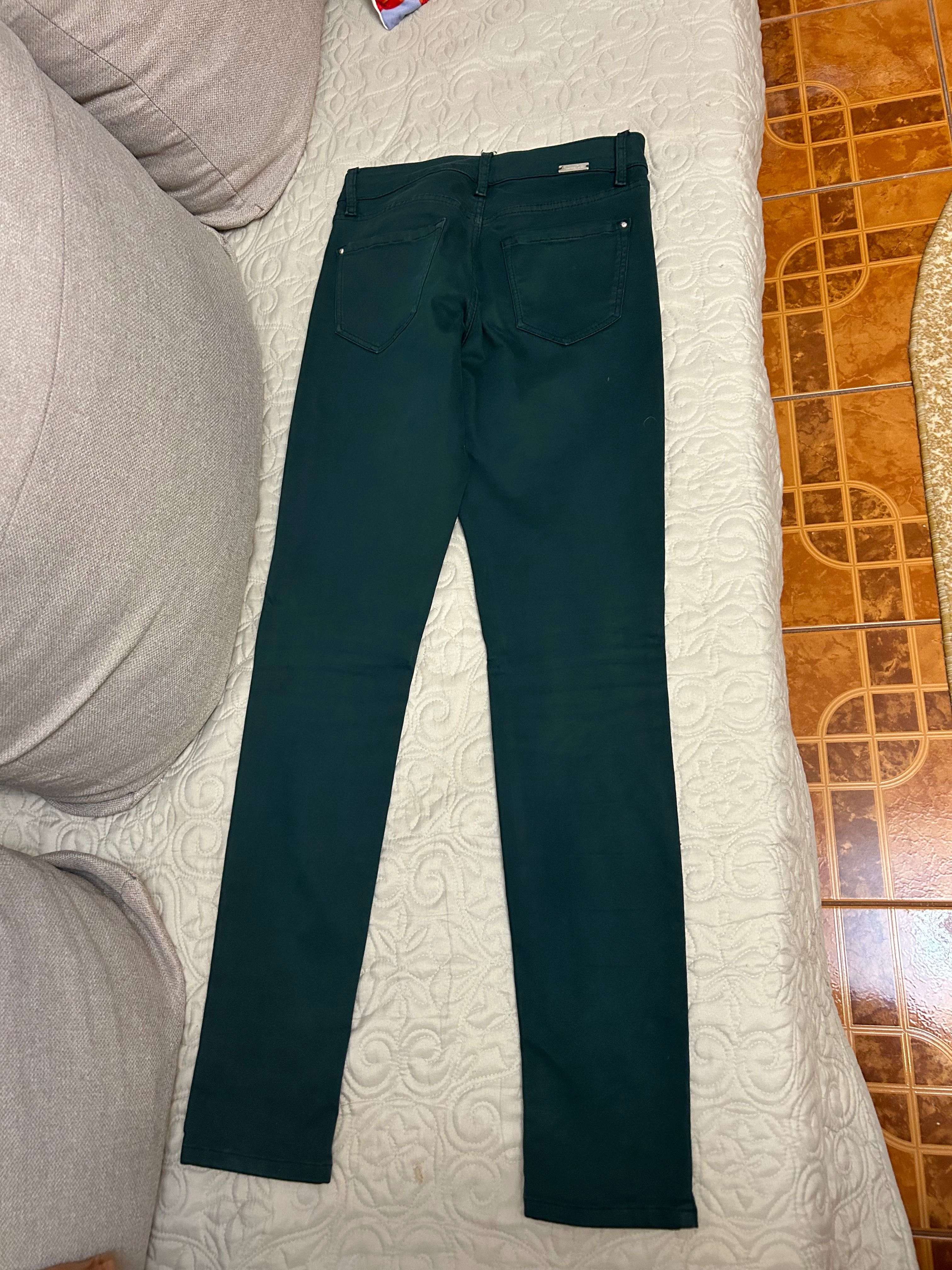 Pantaloni stil catifea Massimo Dutti