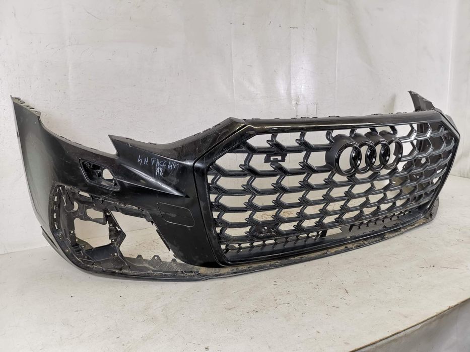 Предна броня с централна решетка повредена Ауди Q8 / Audi Q8 1 [ - ] О