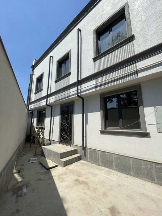 Uy 2qavatli 4xona va oshxona