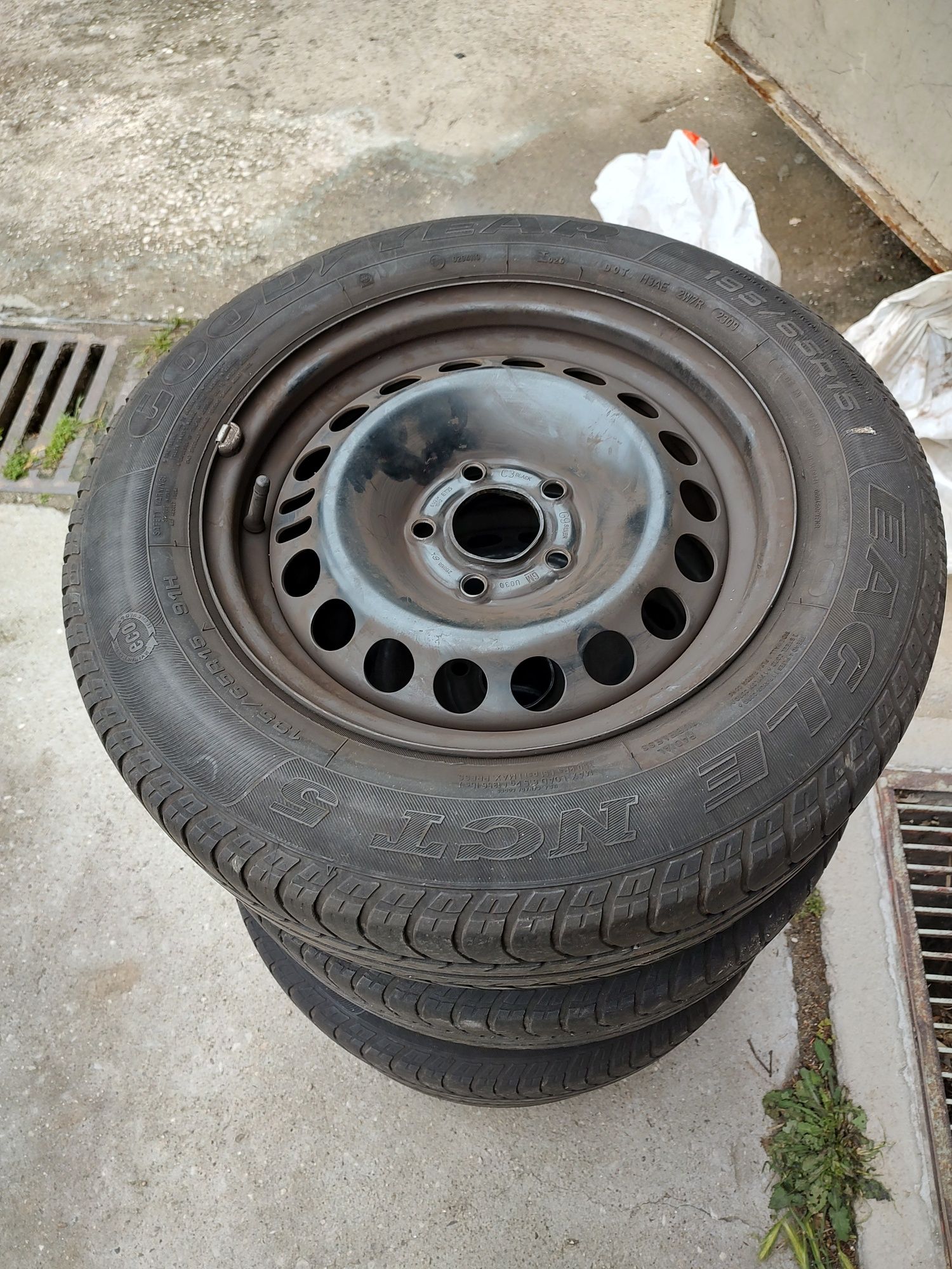 Гуми с джанти 195/65R15 5x110