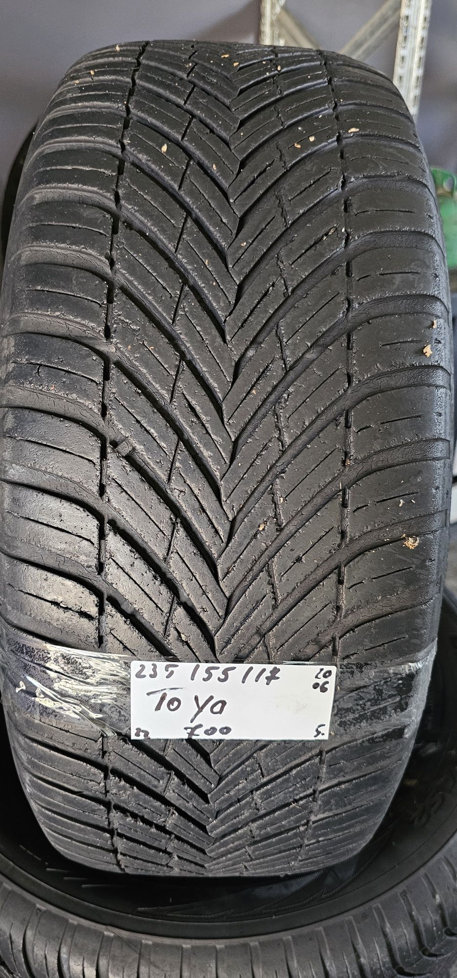 235 55 R 17 Toyo vară