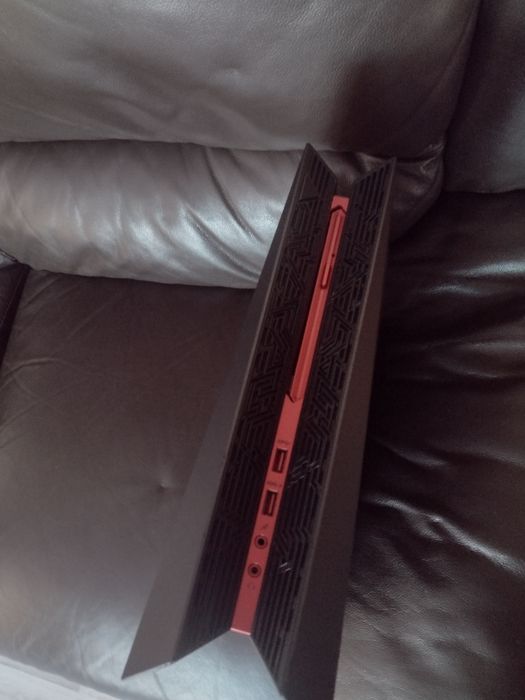 Asus g 20,  16gb RAM video 4 GB etc