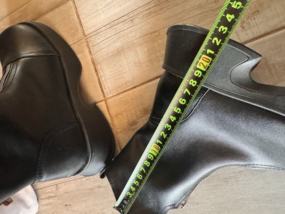 Зимни черни боти