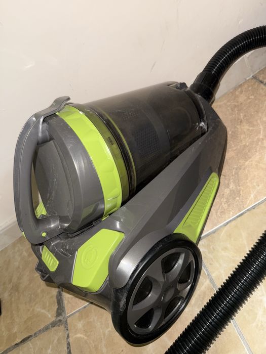 Парагенератор, пылесос и стременянка продается. Пар 25к, пылесосо 25к