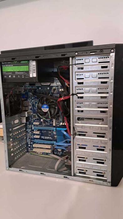 Calculator PC i7 3770 16GB RAM Gigabyte GA-H77-D3H HDD 1TB, Monitor LG