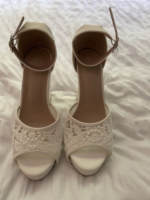 Sandale albe de mireasa cu platforma inalta marimea 37