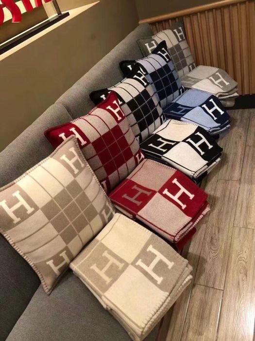 Тип Hermes Одеяло и Възглавница