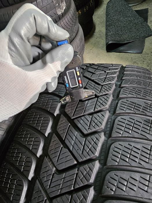 4 anvelope iarna 235 65 17 Pirelli 2021