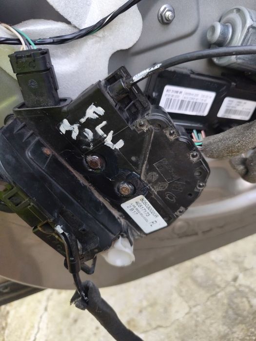 Broasca usa sofer Renault Fluence