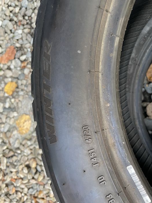 2 anvelope iarna 215/55/17 Pirelli