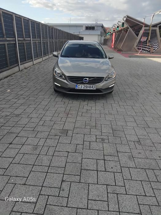Vând Volvo V60 an2015 motor 2,0