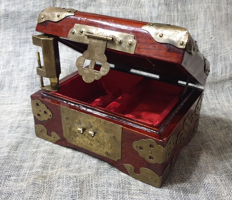 Кутии за бижута.