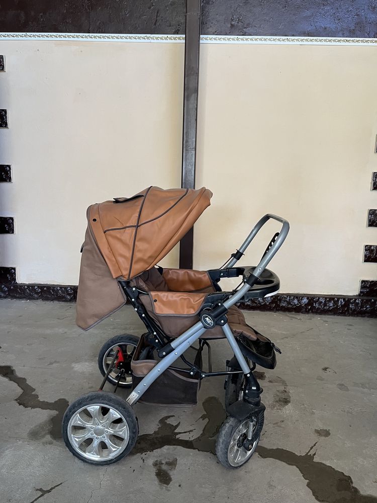 Продам детскую коляску
