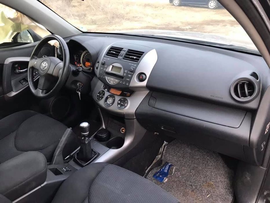 Toyota Rav4 2.0i на части!