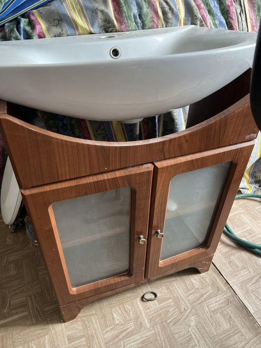 Мебель ванная раковинасымен сатылады, сыныгы жок жуып алса таза