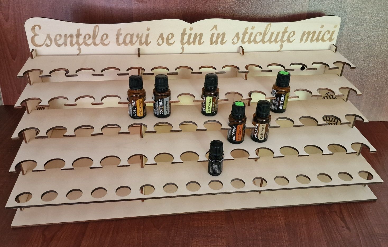 Raft pentru 72 sticluțe uleiuri esențiale doTERRA .