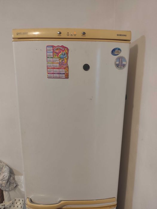 Холодильник Samsung