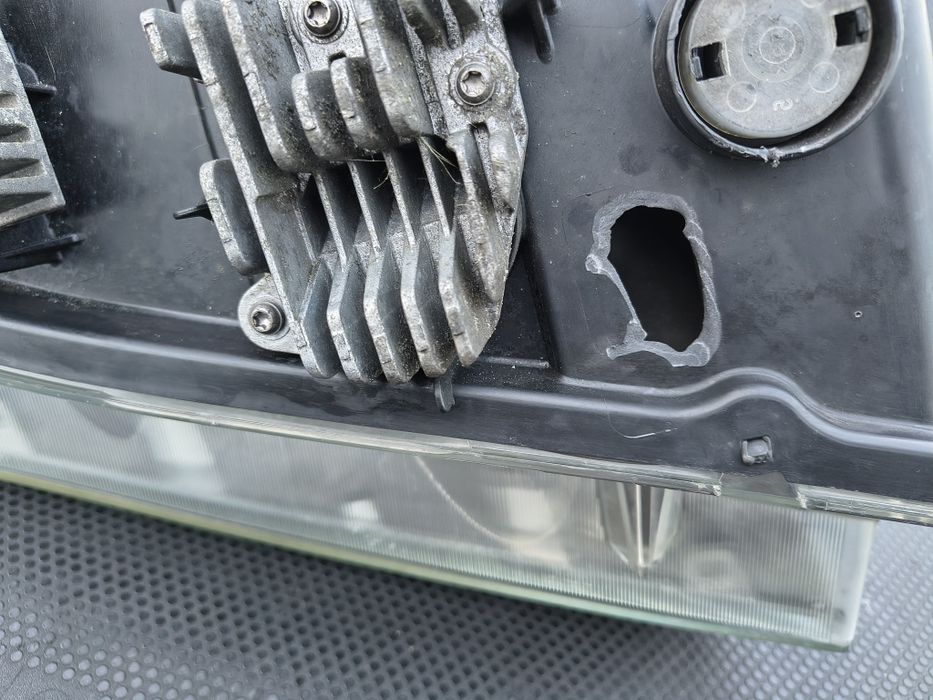 Far stânga BMW X1 E84 FACELIFT LCI 2012-2015 Bi-Xenon