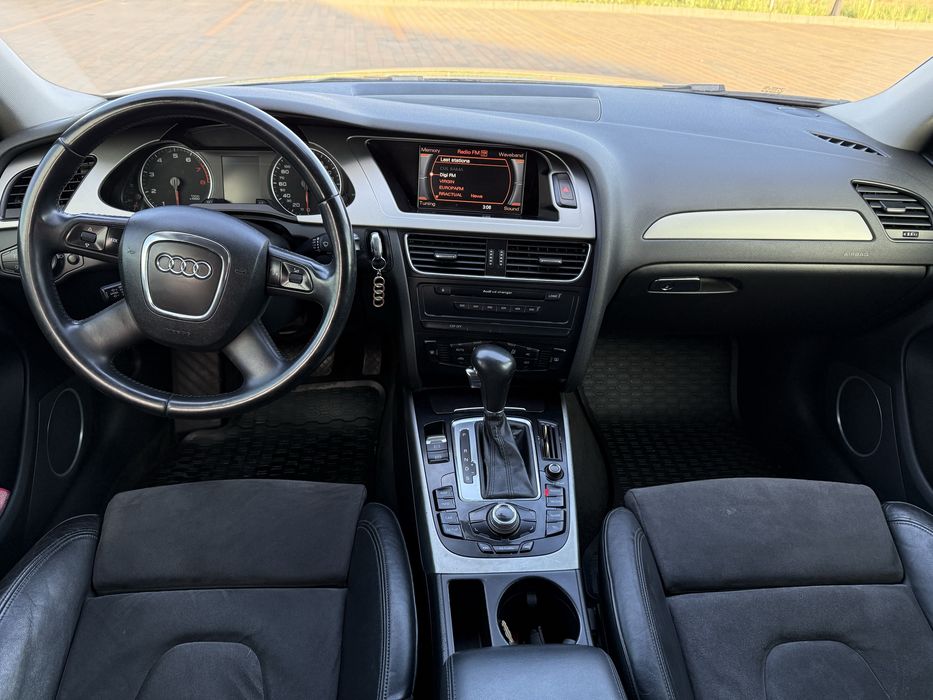 Vand Audi A 4  1,8 benzina S line
