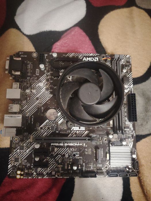 Kit procesor ryzen 1600, placa de baza și cooler